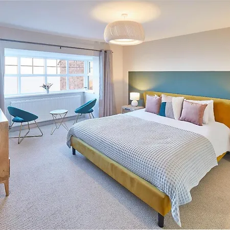 Host & - 'salty' Seaview *