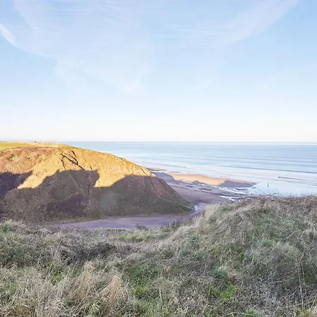 Host & - 'salty' Seaview Holiday home *