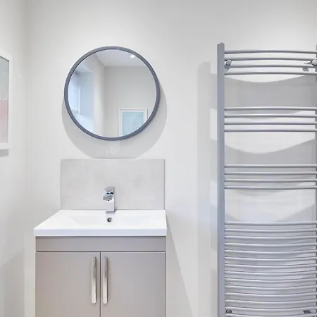 Host & - 'salty' Seaview Feriehus *