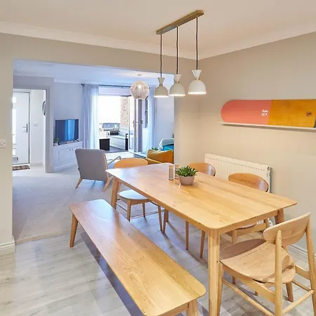 Host & - 'salty' Seaview Saltburn-by-the-Sea