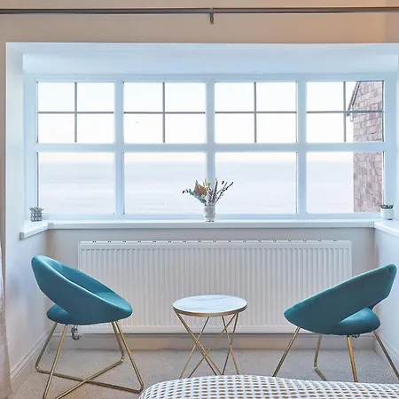 Host & - 'salty' Seaview Солтберн-бай-те-Си