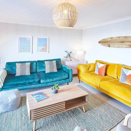 בית נופש Host & - 'salty' Seaview